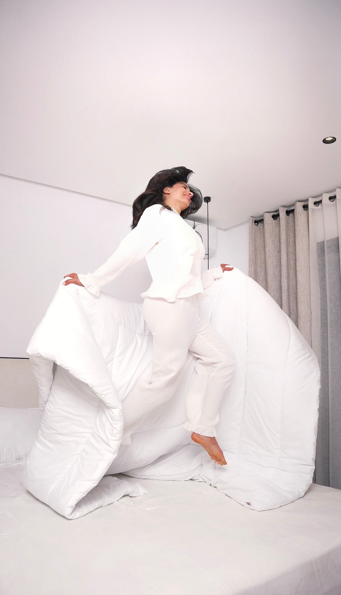 Couette Blanche avec deux Taies d'oreiller - MBH