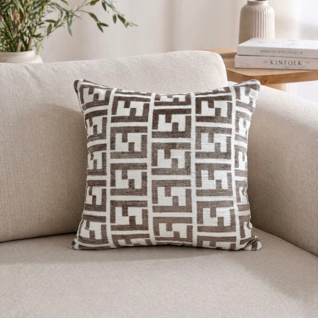 Coussin décoratif en faux daim – MBH