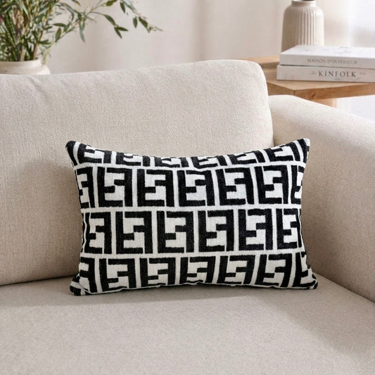 Coussin décoratif en faux daim – MBH