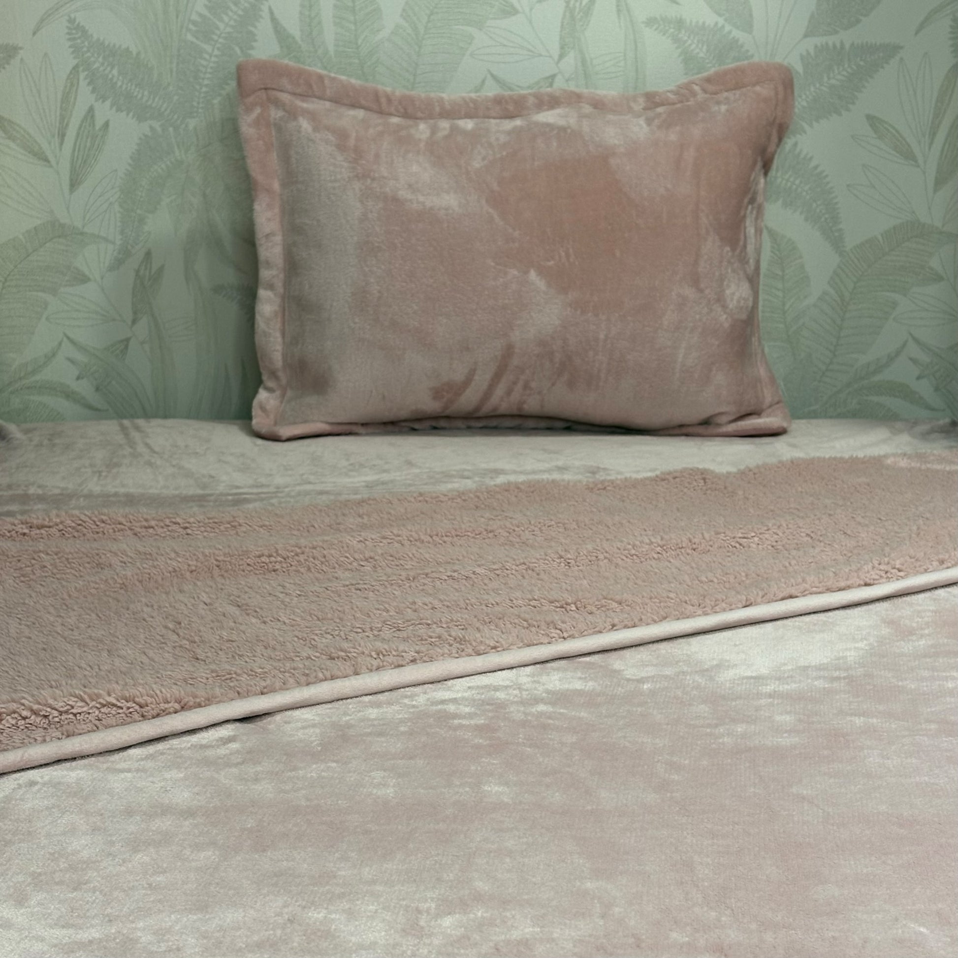Parure de Lit Polaire Double Face 1 Place et Demi – MBH