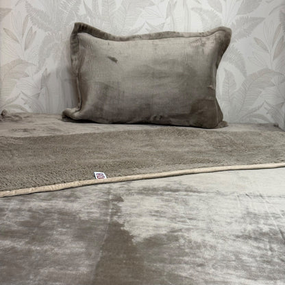 Parure de Lit Polaire Double Face 1 Place et Demi – MBH